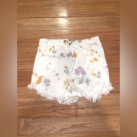 Wild Fable tye dye denim shorts size 00 with fringe and five buttons - Picture 2 of 2